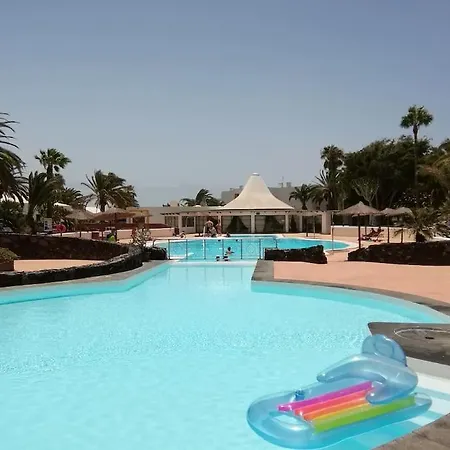 Playa Roca Cosy - Seafront Complex Apartment *