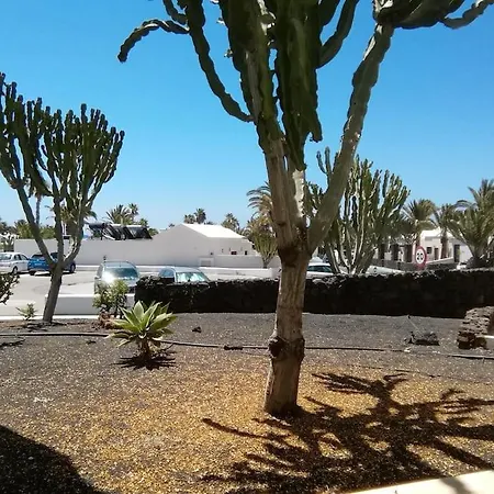 Playa Roca Cosy - Seafront Complex Apartment